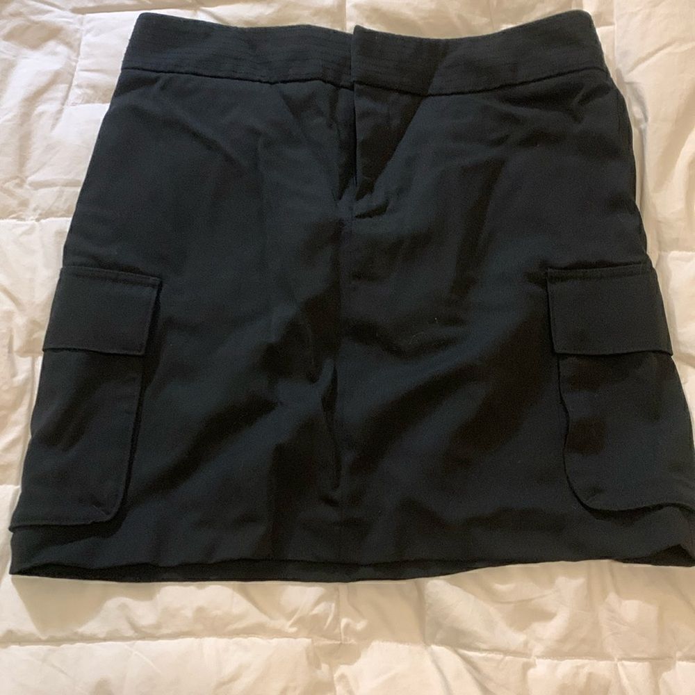 BANANA REPUBLIC, cargo pocket wool skirt, size 6, lined , near new condition